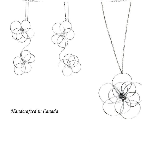 Wire flower earrings and necklace set handmade in Canada - Picture 4 of 5